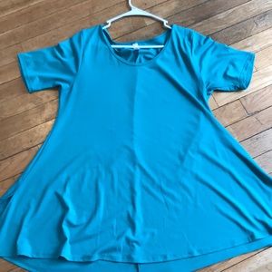Worn LuLaroe perfect T